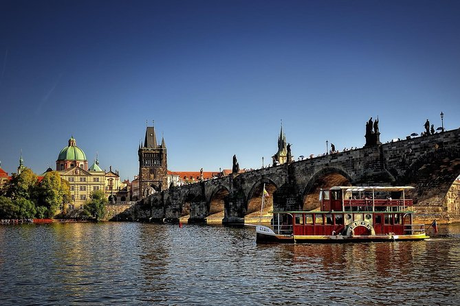 Prague's charming old places tour in Russian language - Key points at a glance