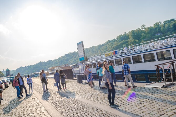 Prague: Sightseeing Boat Cruise with Buffet Dinner - What the three-hour cruise actually feels like