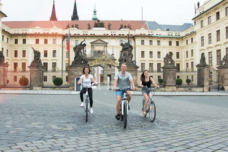 Prague: Small Group or Private E-Bike City Tour - Private tour or small group of eight?