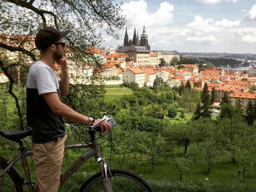 Prague: Stunning Viewpoints, Castle, City & Park E-Bike Tour - Price, group size, and what you receive