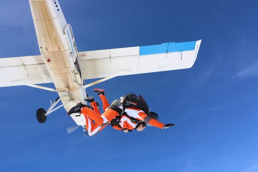 Prague: Tandem Skydiving 14,000ft over Prague with Transfers - What the $319 price really covers