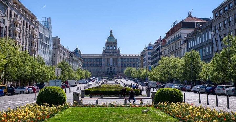 Prague Tour in Spanish - Legends, culture, and the city of a hundred spires