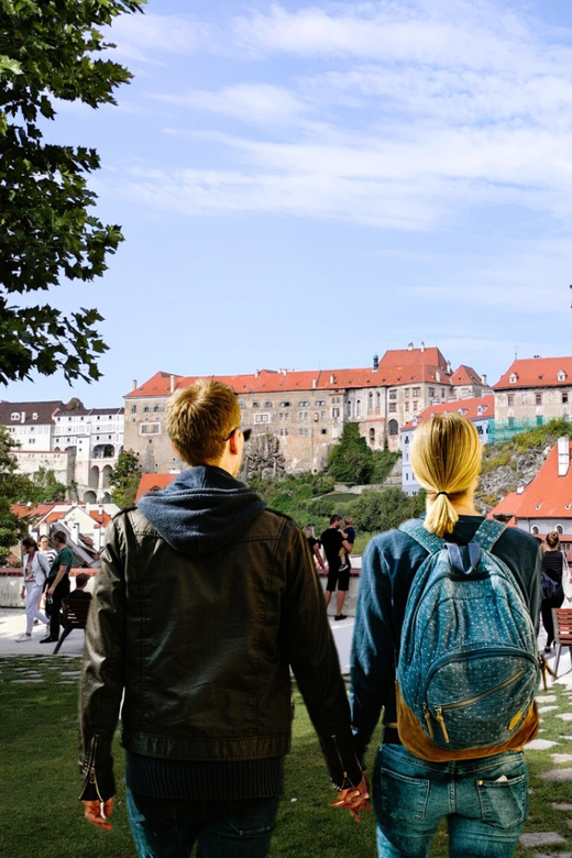 Prague: Transfer to Vienna via fabulous Cesky Krumlov - Krumlov Castle and the castle season