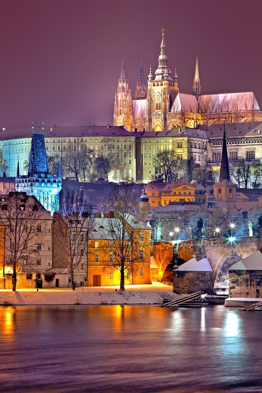 Prague : Visite insolite avec un guide journaliste français - Key points at a glance