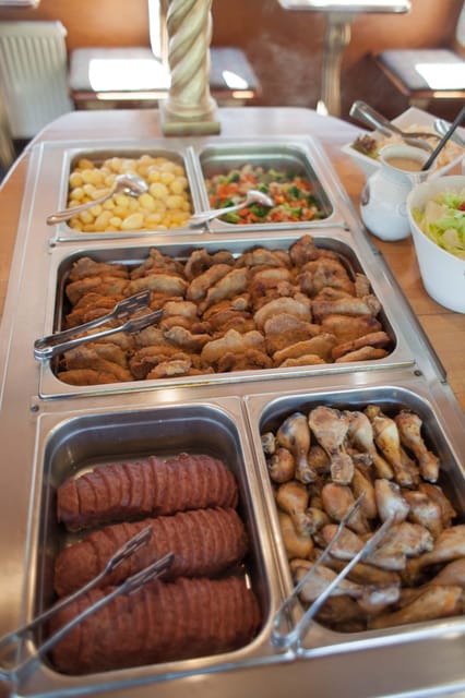 Prague: Vltava River Evening Dinner Cruise - Who will enjoy this cruise most?