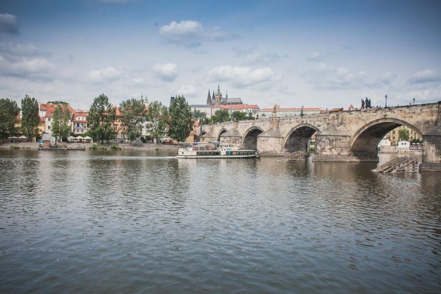 Prague: Vltava River Evening Dinner Cruise - Prague Castle from the river