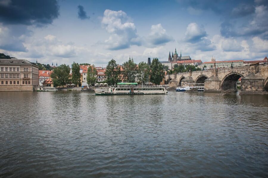 Prague: Vltava River Evening Dinner Cruise - From Lodě Bevents to Charles Bridge