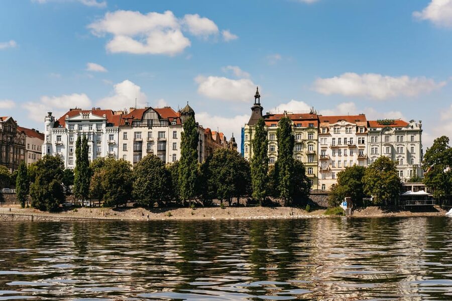Prague: Vltava River Guided Canoeing Tour - Should you book the Vltava canoe tour?