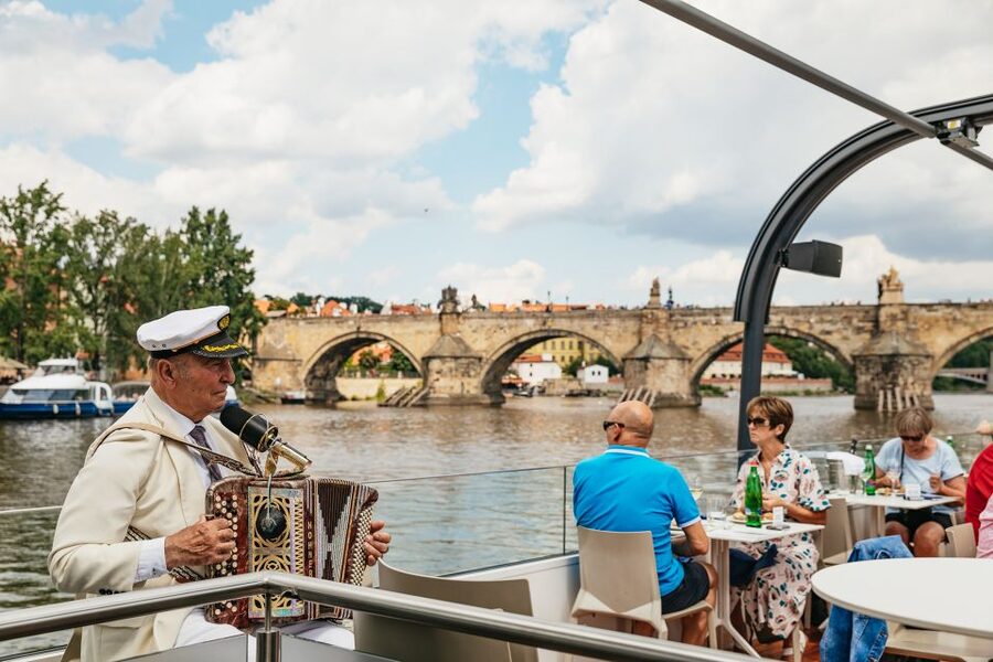 Prague: Vltava River Lunch Cruise in an Open-Top Glass Boat - Lunch with goulash, carved meat, and vegetarian choices