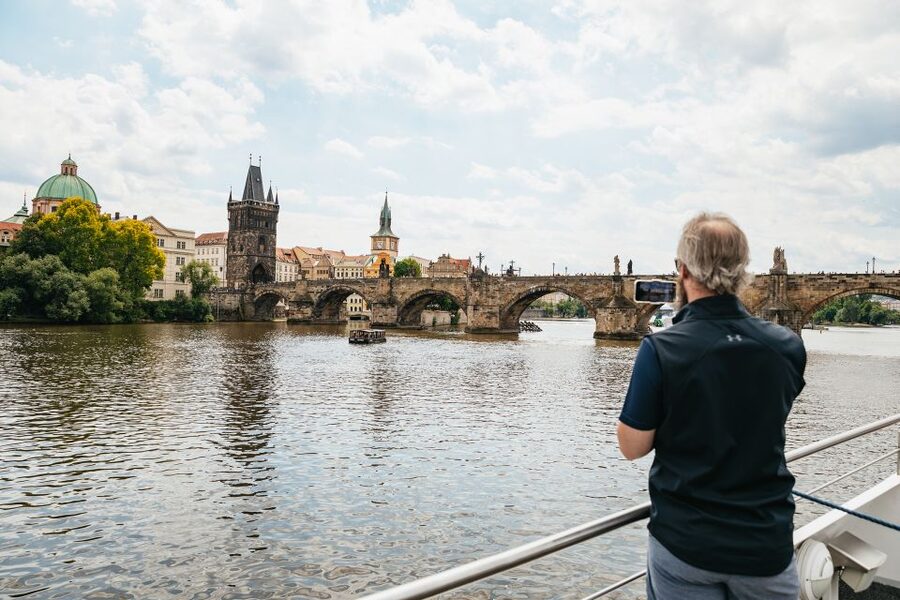 Prague: Vltava River Lunch Cruise in an Open-Top Glass Boat - Finding Pier 3A without guesswork