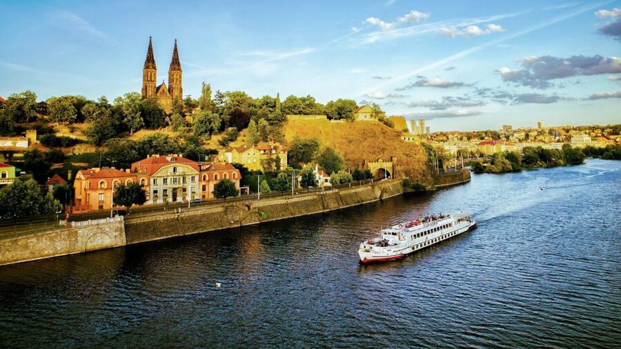Prague: Vltava River Night Cruise with Buffet - Key points to know before boarding