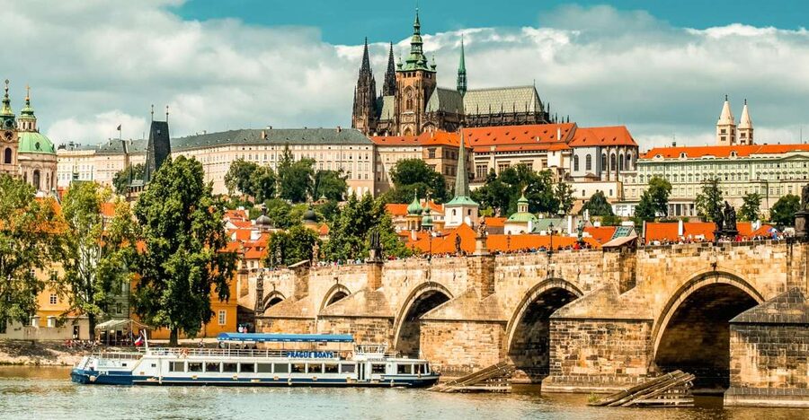 Prague: Vltava River Sightseeing Cruise - Commentary, maps, and what you will learn
