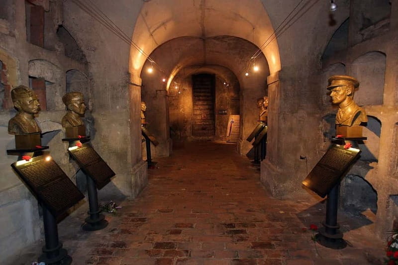 Prague: WWII Tour with Local Historian SMALL GROUP - Key points at a glance