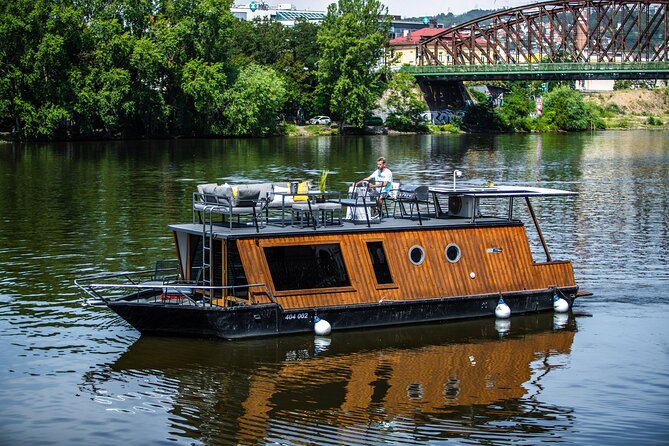 Prague YachtBoat CLASSIC cruise with Unlimited Beer or Prosecco - Beginning at Náplavka on Rašínovo nábřeží