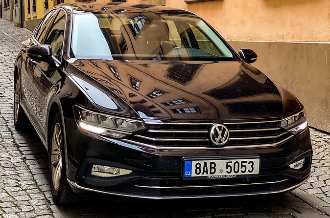 Private ARRIVAL Transfer by LIMOUSINE 3+1pax - Apartment Drop-Offs and Late-Night Arrivals