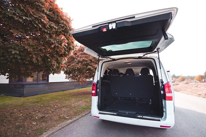 Private ARRIVAL Transfer by MINIVAN Mercedes Vito 8+1pax - Who will find this transfer most useful
