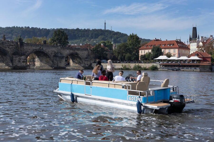 Private Boat Cruise With Unlimited Prosecco - Key points at a glance