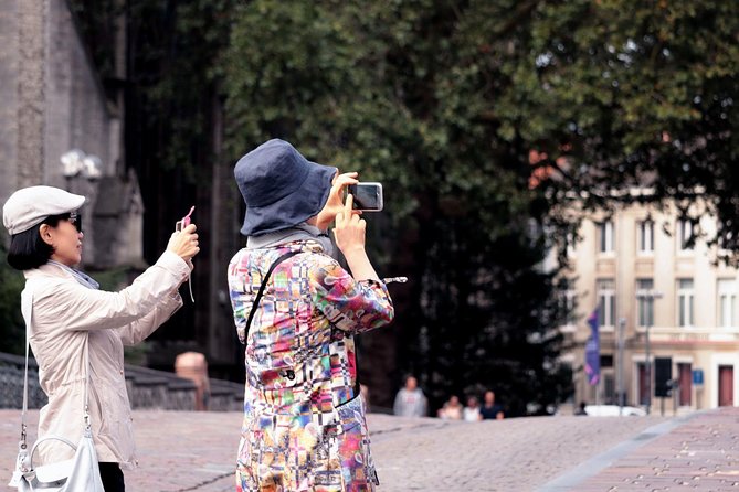 Private Car Transfer from Prague to Budapest with 2 Hour Stop - Timing, meals, and entry tickets