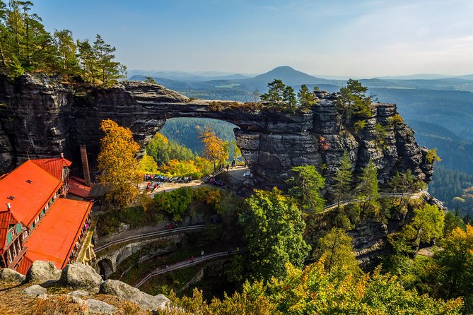 Private Day Tour for Big Groups - Best of 2 Countries: Bohemian Switzerland NP - Lunch with Czech food before the gorge