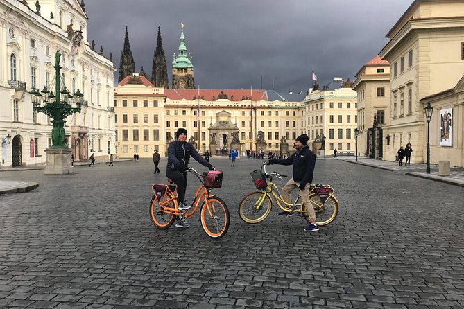 PRIVATE eBIKE TOUR - Castle history connects the route