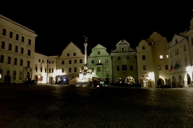Private evening tour Cesky Krumlov Old Town and Castle area - Is $102.35 per person a fair price?