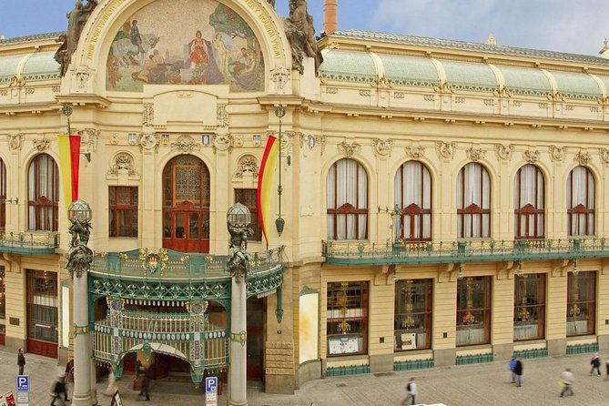 Private Half-Day Sightseeing Tour in Prague - What the driver can and cannot do