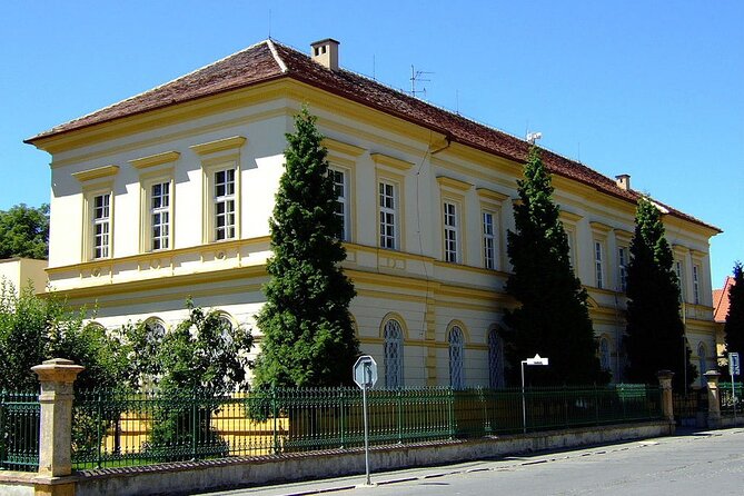 Private Half-Day Tour From Prague To Terezín Concentration Camp - The Big Fortress and the wartime ghetto