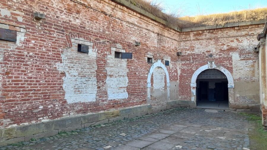Private Half-Day Tour To Terezin Concentration Camp - Getting from Prague to Terezín