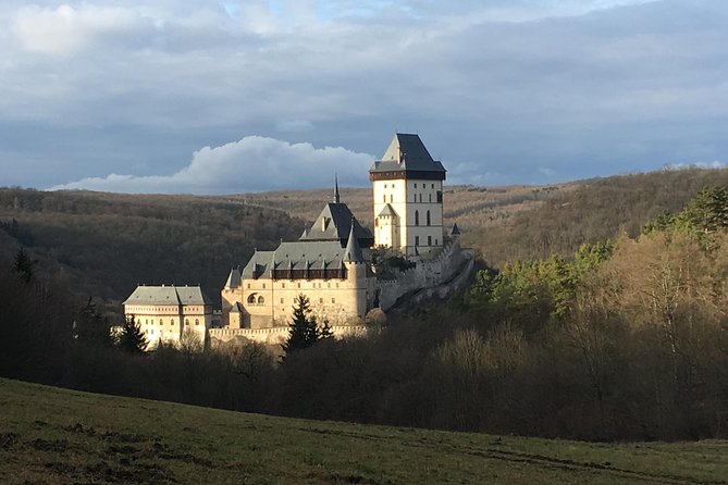 Private Half-Day Trip From Prague to Karlstejn Castle - The uphill walk to Karlstejn’s entrance