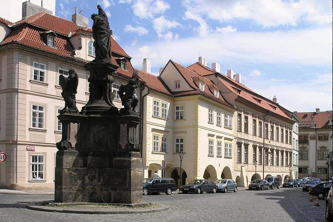 Private Lesser Town tour - Historical Treasure Hunt - What happens at the starting point