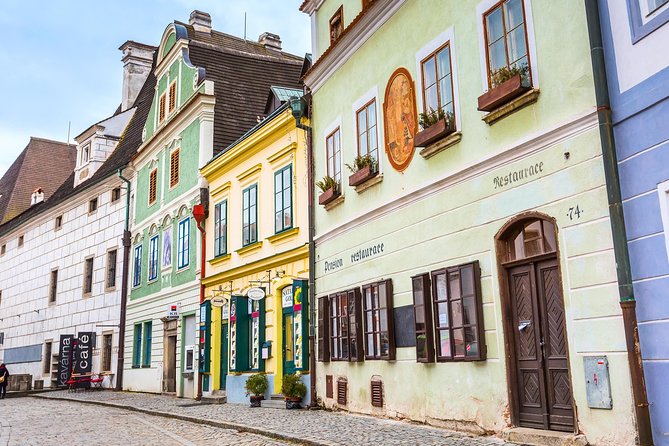 Private Luxury Transfer to Cesky Krumlov from Prague - Arriving in UNESCO-protected Cesky Krumlov