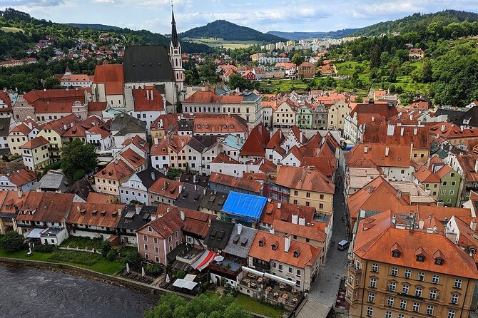 Private one way transfer from Cesky Krumlov to Vienna - A private minivan with room for bags