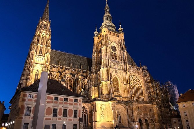 Private Photography Tour of Prague by Night - Prague Castle, Loreta, and the New World lanes