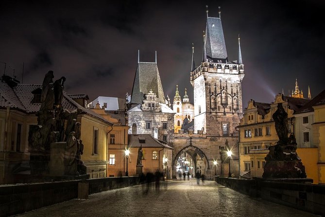 Private Sightseeing in Prague By Night - Prague Castle: 30 minutes above the city