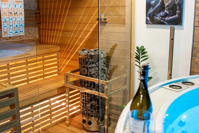 Private Spa with Jacuzzi and Sauna - BLACK ZONE - Music and lighting let you set the tone