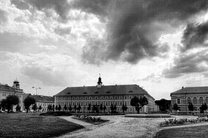 Private Terezin Nazi camp tour from Prague All-Inclusive - The former Jewish ghetto and Terezin Memorial