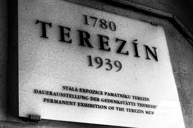 Private Terezin Nazi camp tour from Prague All-Inclusive - Lunch at a local Czech brewery