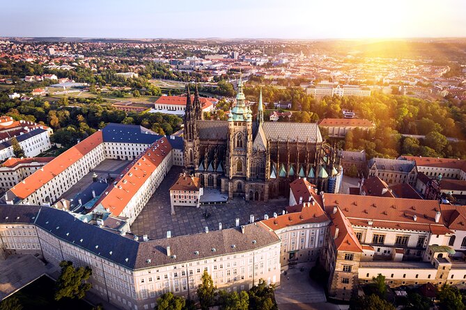 Private Tour of Prague Castle Interiors and Lunch included - The guides make the private format more useful