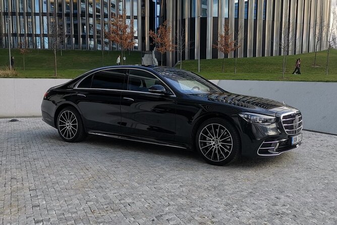 Private Transfer from Prague Airport to Prague City Hotels 1 - 3 pax - Booking details and cancellation rules