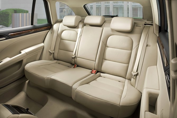 Private Transfer from Prague Airport to Prague City Hotels 1 - 3 pax - A private car instead of a shared shuttle