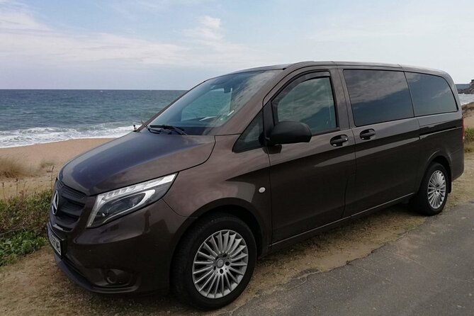 Private Transfer from Prague Airport to Prague City Hotels 1 - 7 pax - Why a private airport ride helps in Prague