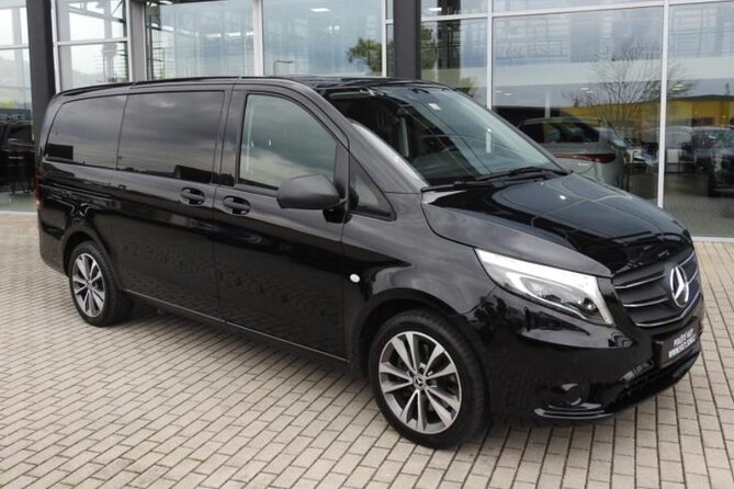 Private Transfer from Prague Airport to Prague City Hotels 1 - 7 pax - The ride into Prague