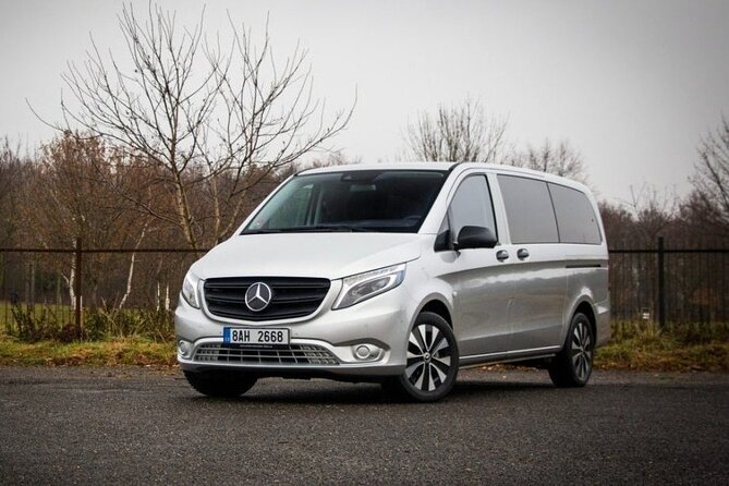 Private Transfer from Prague Airport to Prague City Hotels 1 - 7 pax - Who should book it