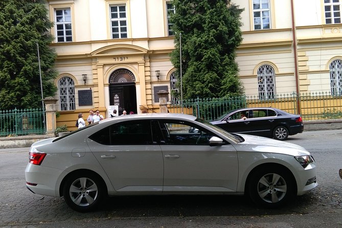Private Transfer from Prague Airport to the City Centre - Airport pickup compared with the return journey