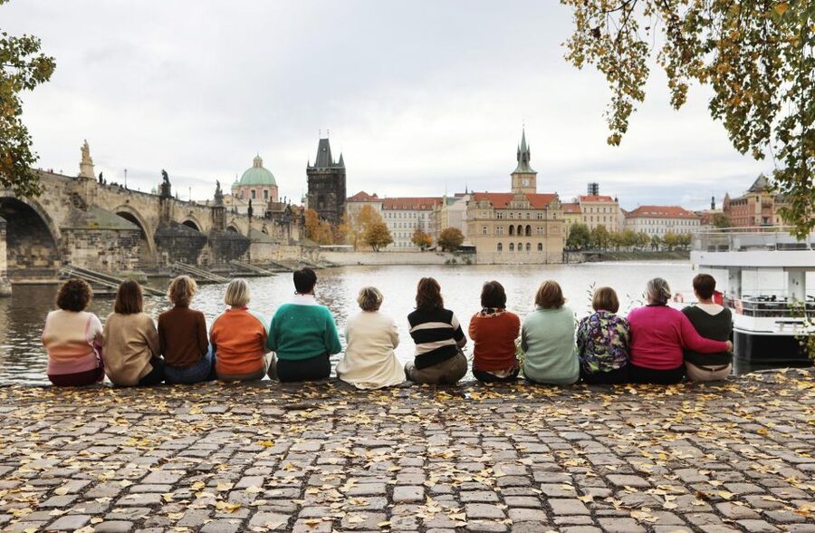 Professional photoshoot at Charles Bridge & Kampa island - Booking flexibility and small practical points
