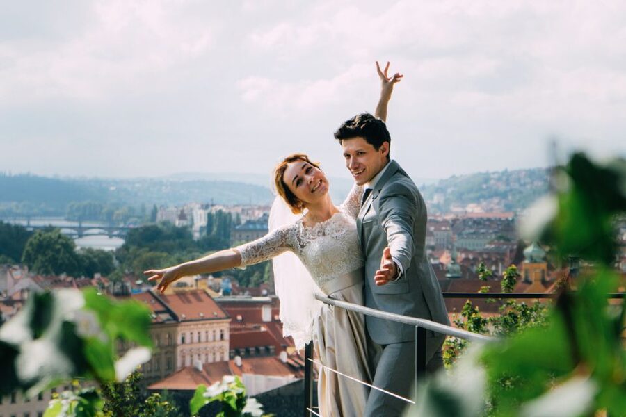 Professional photoshoot in Prague - 1 hour, 30 or 15 min - Should you book it?