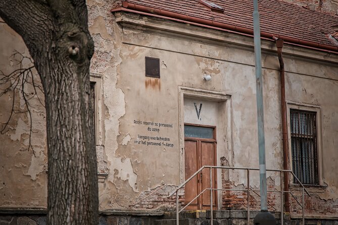 Psychiatric Hospital & Abandoned Cemetery - The Bohnické údolí viewpoint and Vltava River