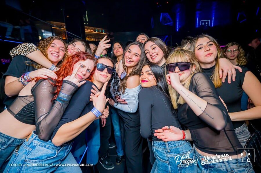 Pub Crawl with Shots and Night Club I Prague - The social mix: best for solo visitors and open groups