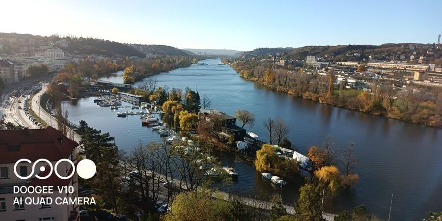 Real life in Prague - Easy Walk from Vysehrad to Vyton - Meeting Jiri and Bison at Vyšehrad Metro