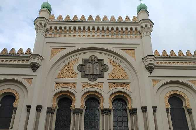 Religious Prague Walking Tour - Our Lady of the Snows and the power of scale